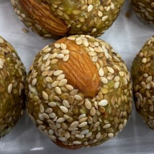 Til Gud Ke Ladoo (तिल गुड़ के लड्डू)