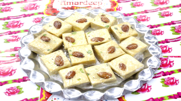 Son Papdi (सोन पापड़ी)
